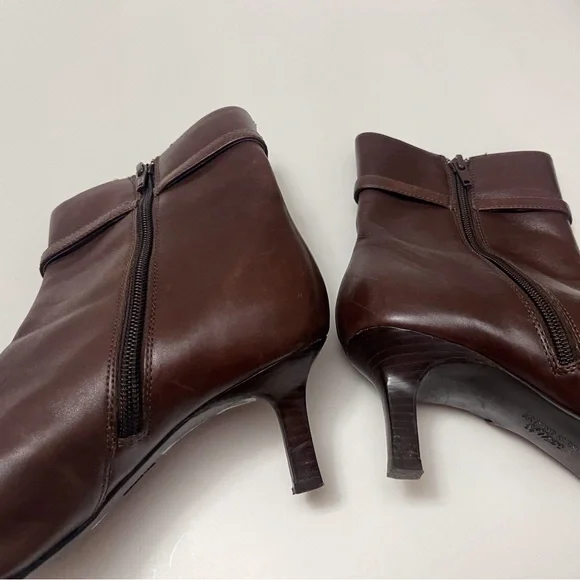 Anne Klein Leather Rich Brown Kitten Heeled Boots Chic Classy Workwear Preppy - Picture 8 of 16